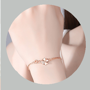 925 Silver Bracelet features a fortune leaves design