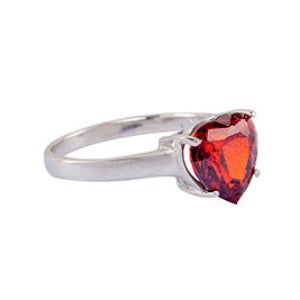 Solitaire Design with Heart Shape Centerpiece Ring