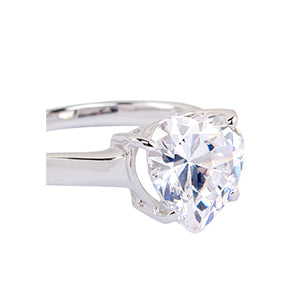 Solitaire Design with Heart Shape Centerpiece Ring