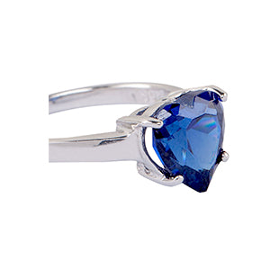 Solitaire Design with Heart Shape Centerpiece Ring