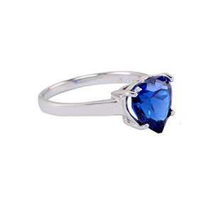 Solitaire Design with Heart Shape Centerpiece Ring