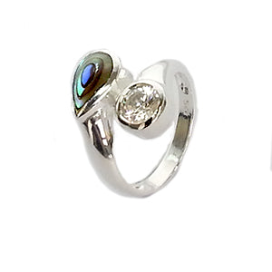 Solitaire Design with Heart Shape Centerpiece Ring